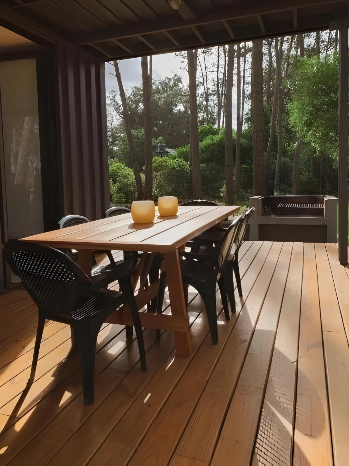 Expandable container house exterior